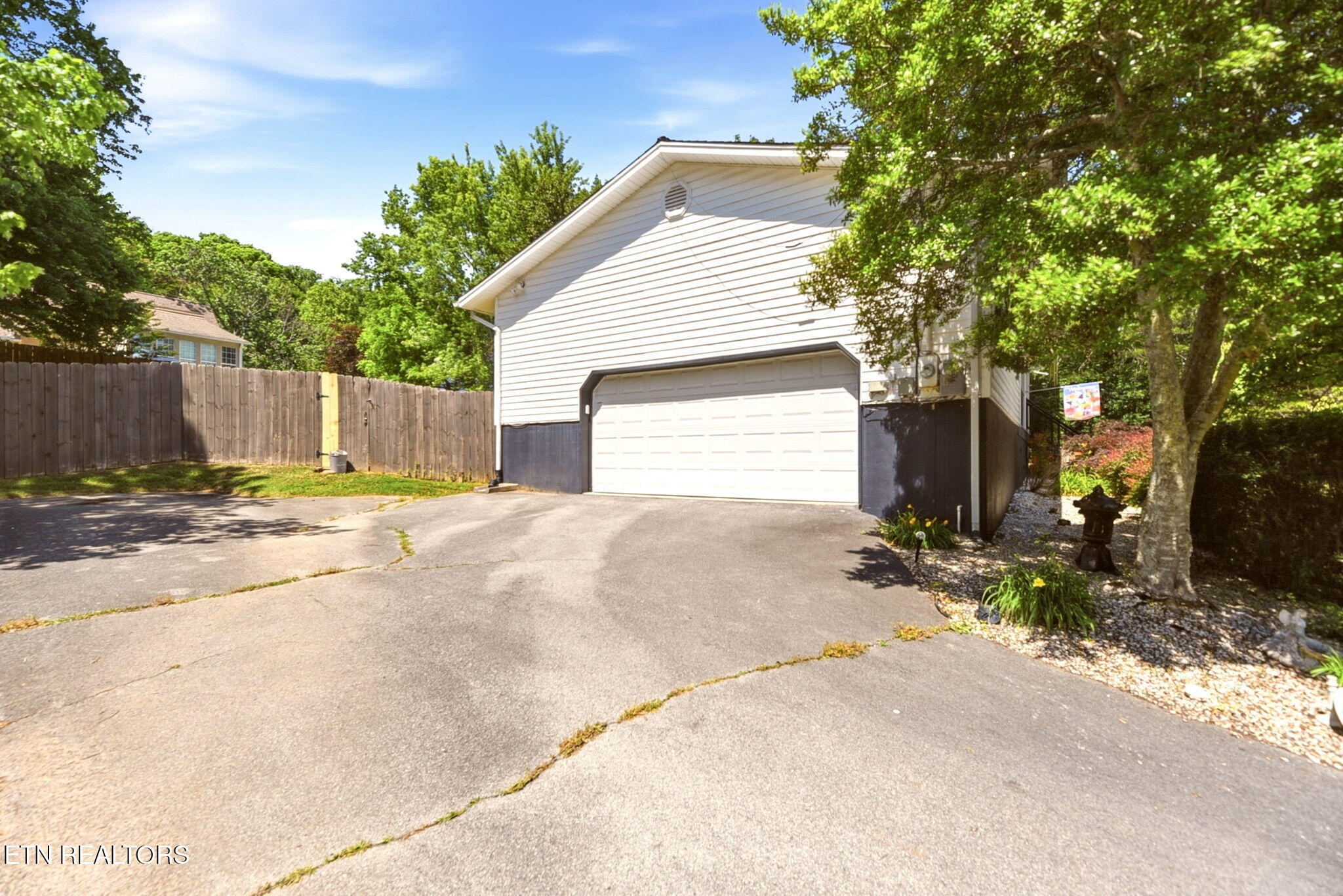 10117 Oak Creek Lane Lane