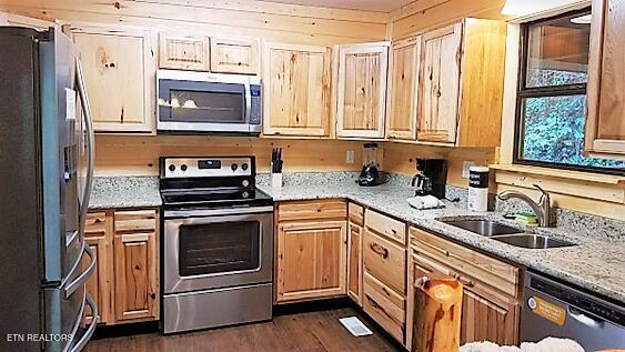 547 Hawks Trail
