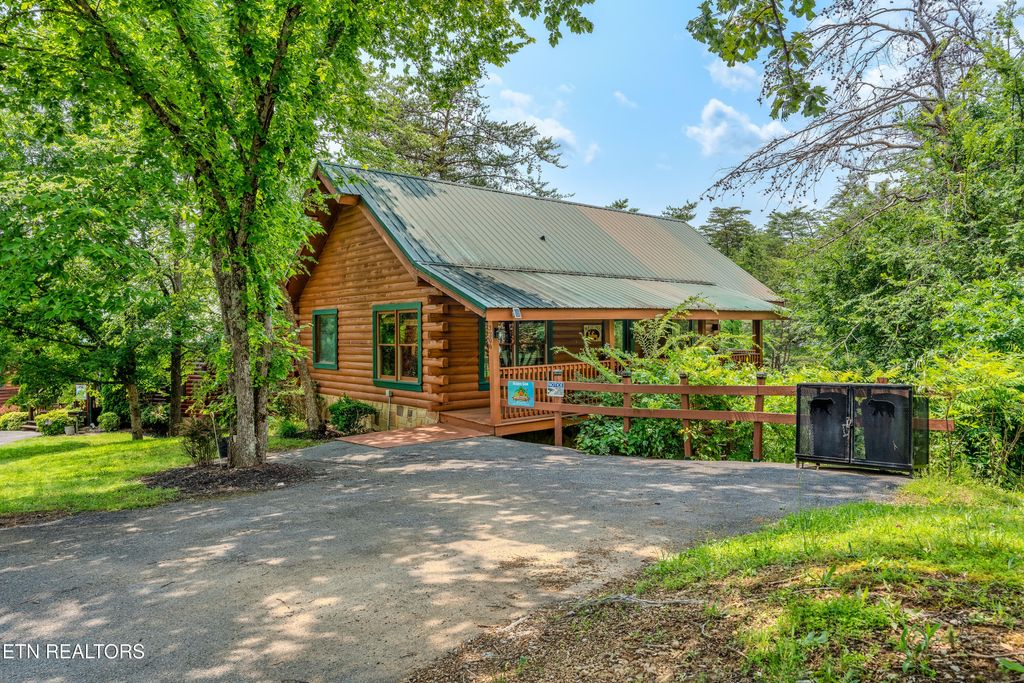 Photo of 3206 Steeple Way, Pigeon Forge, TN 37863 (MLS # 1303290)