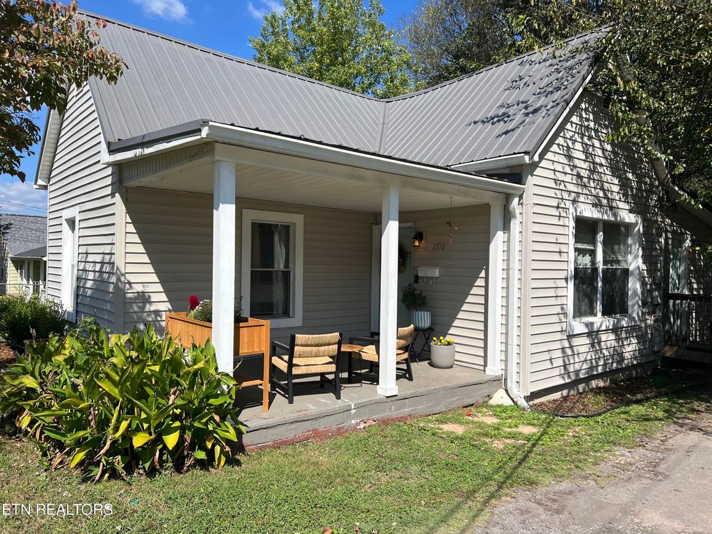 Photo of 2710 Copeland St, Knoxville, TN 37917 (MLS # 1336589)