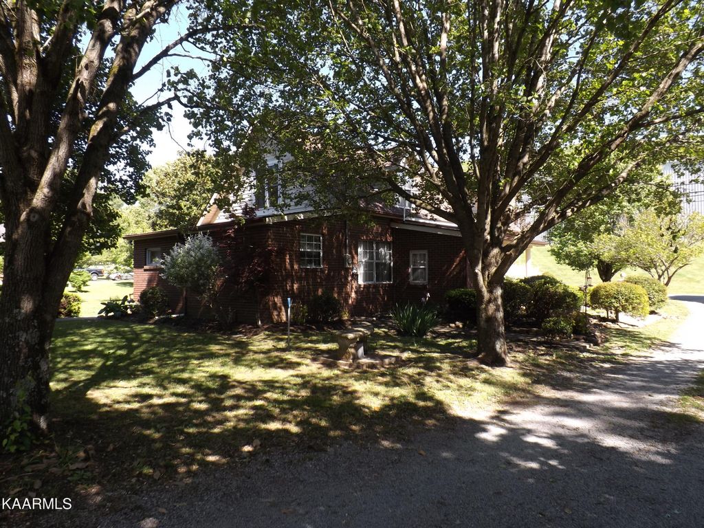 Photo of 1706 Seals Rd, New Tazewell, TN 37825 (MLS # 1226134)