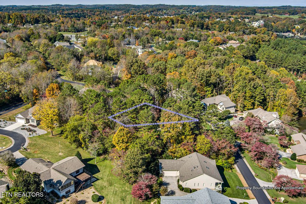 Photo of 330 Kiyuga Way, Loudon, TN 37774 (MLS # 1324207)