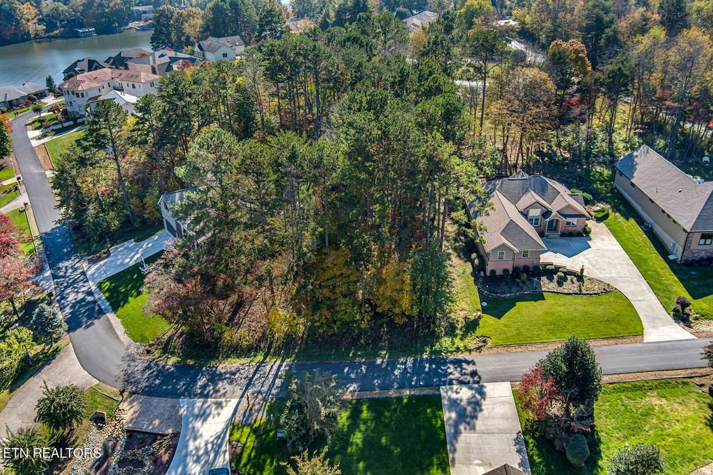 Photo of 330 Kiyuga Way, Loudon, TN 37774 (MLS # 1324207)