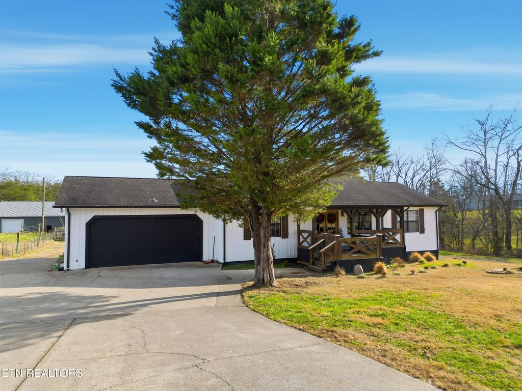 Photo of 7652 Tomotley Rd Rd, Maryville, TN 37801 (MLS # 1324128)