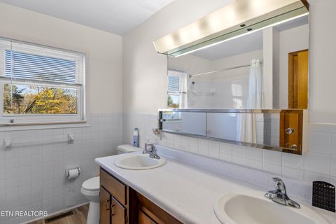 Tiny photo for 323 W Ridgecrest Drive, Kingston, TN 37763 (MLS # 1320981)