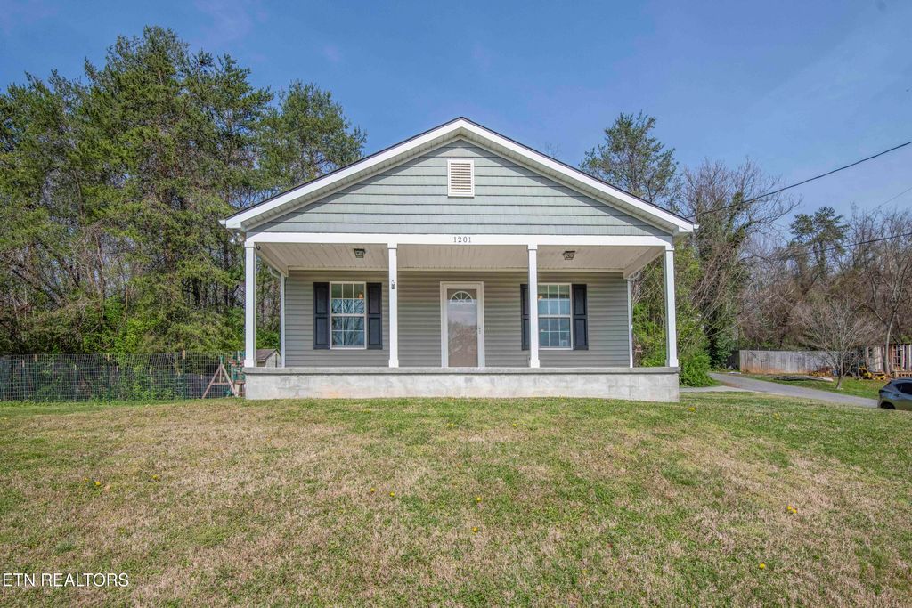 Photo of 1201 England Drive, Knoxville, TN 37920 (MLS # 1333795)