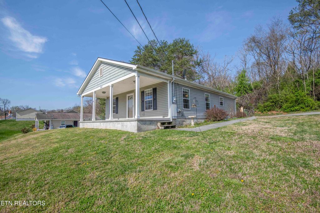 Photo of 1201 England Drive, Knoxville, TN 37920 (MLS # 1333795)