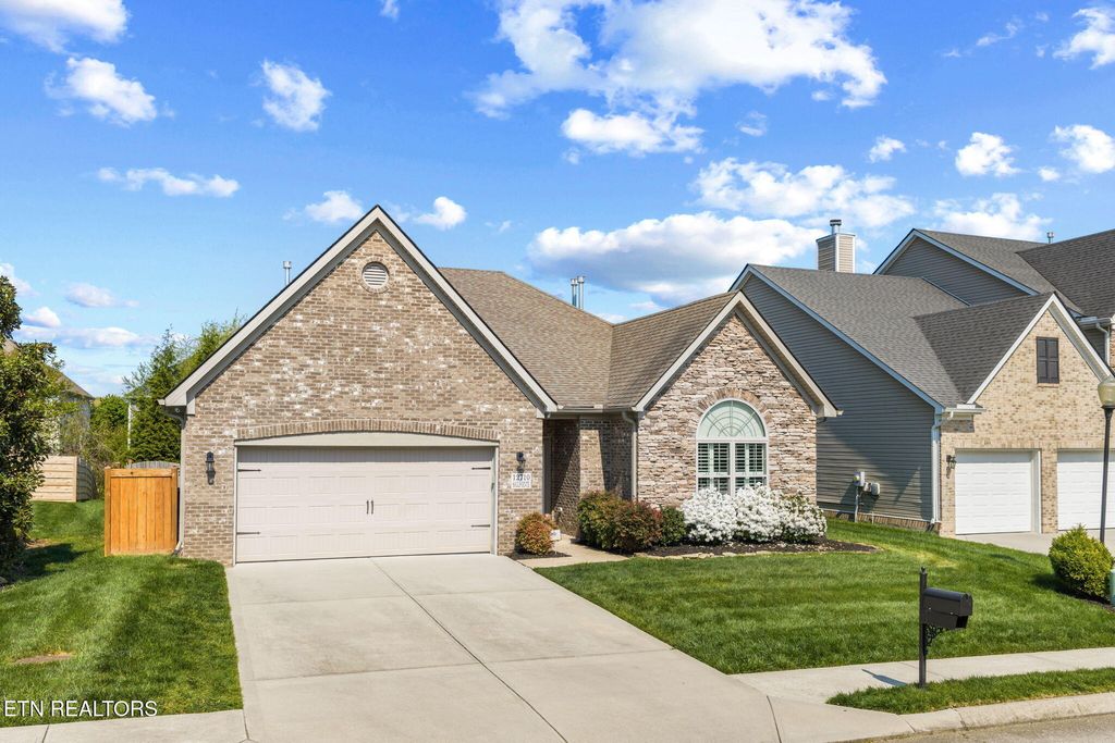 Photo of 12710 Sailpointe Lane, Knoxville, TN 37922 (MLS # 1336094)