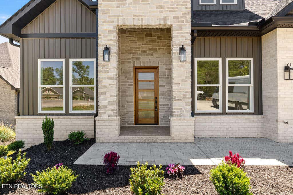 Photo of 407 Elohi Place, Loudon, TN 37774 (MLS # 1343565)