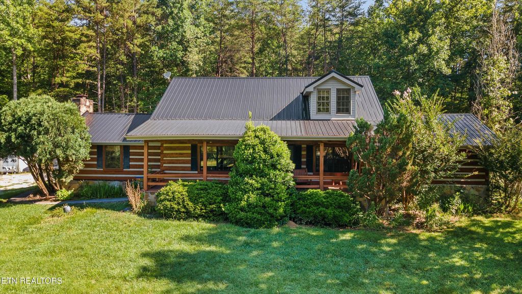 Photo of 686 Thomas Rd, Sevierville, TN 37876 (MLS # 1308631)