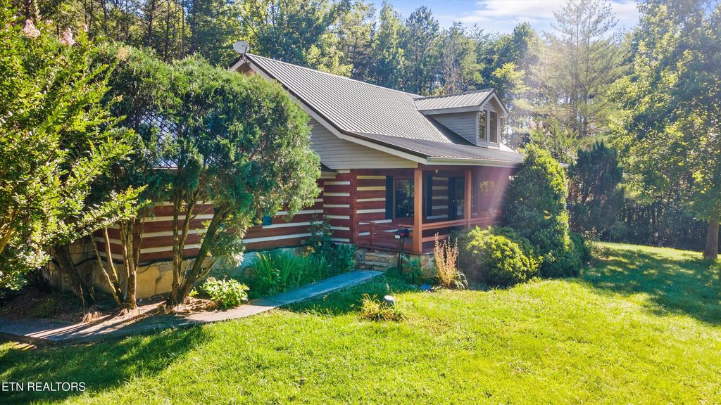 Photo of 686 Thomas Rd, Sevierville, TN 37876 (MLS # 1308631)