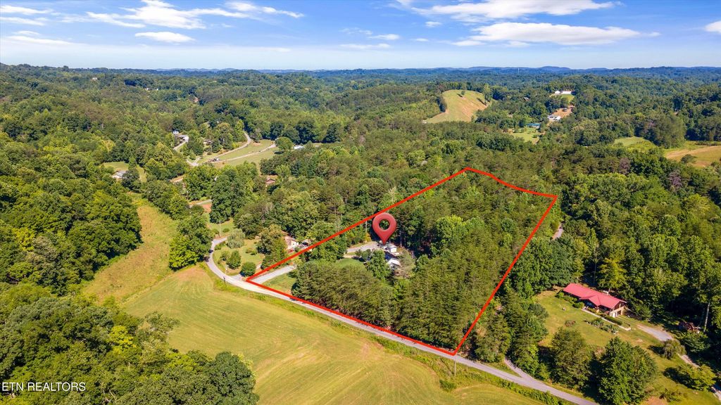 Photo of 686 Thomas Rd, Sevierville, TN 37876 (MLS # 1308631)