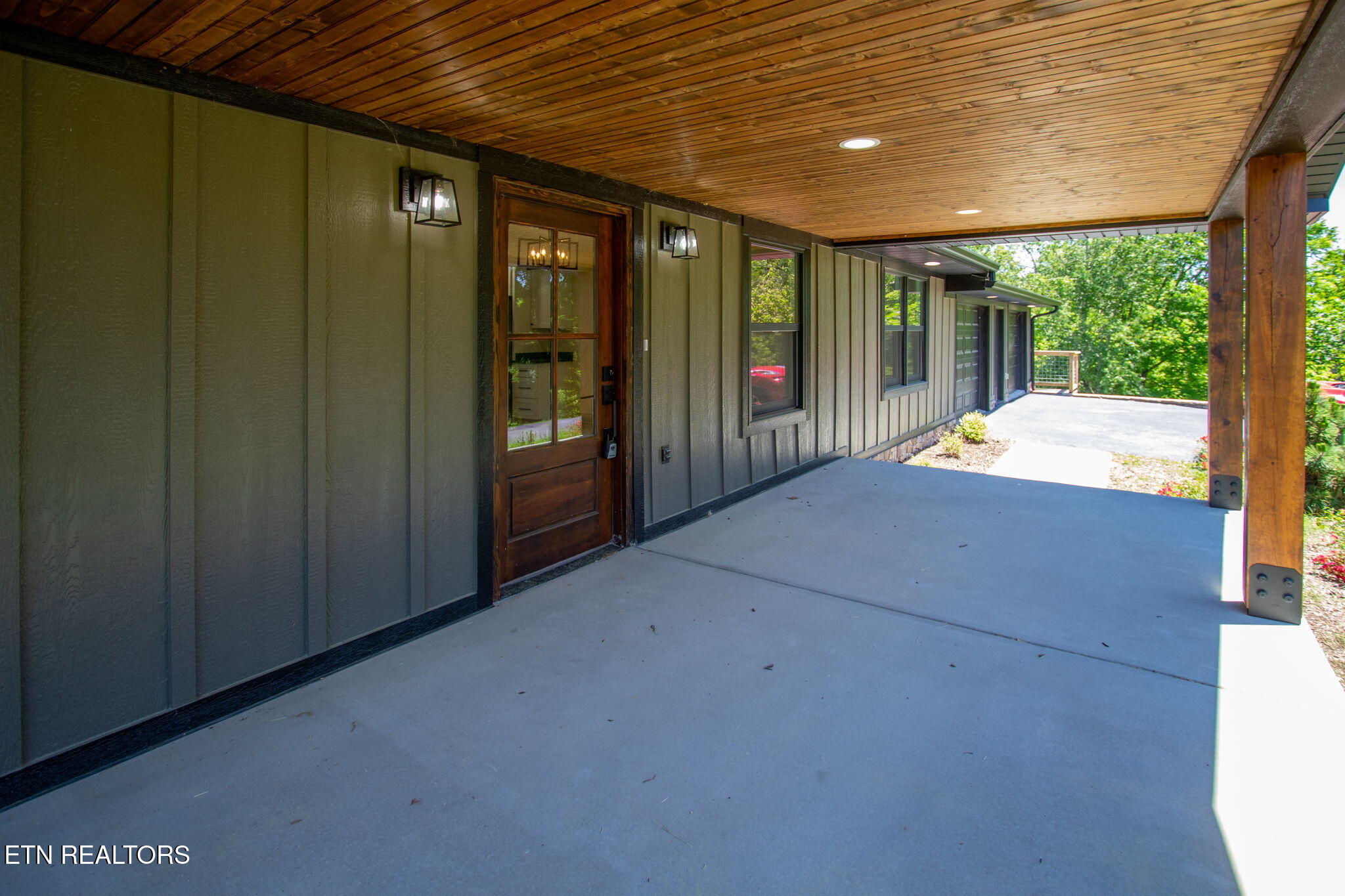 1437 Beacon Rd