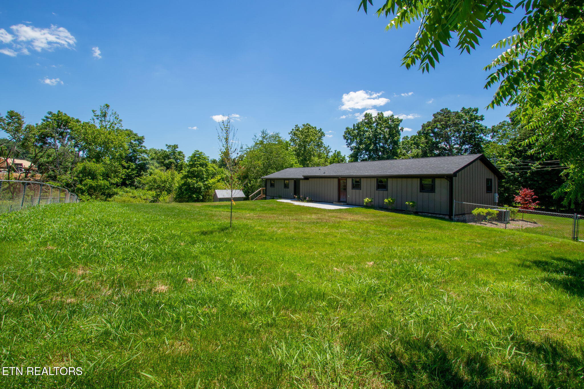 1437 Beacon Rd
