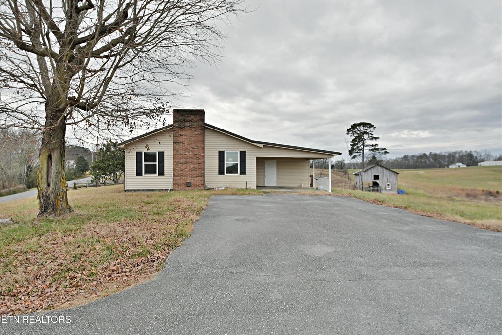 Photo of 6005 Davis Ferry Rd, Loudon, TN 37774 (MLS # 1285831)