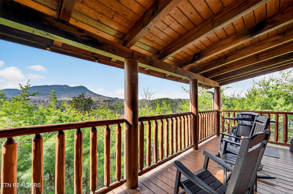 Photo of 1937 Cougar Crossing Way, Sevierville, TN 37876 (MLS # 1324247)