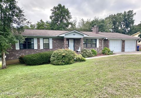 Photo of 624 Greenwood Drive, Clinton, TN 37716 (MLS # 1349545)