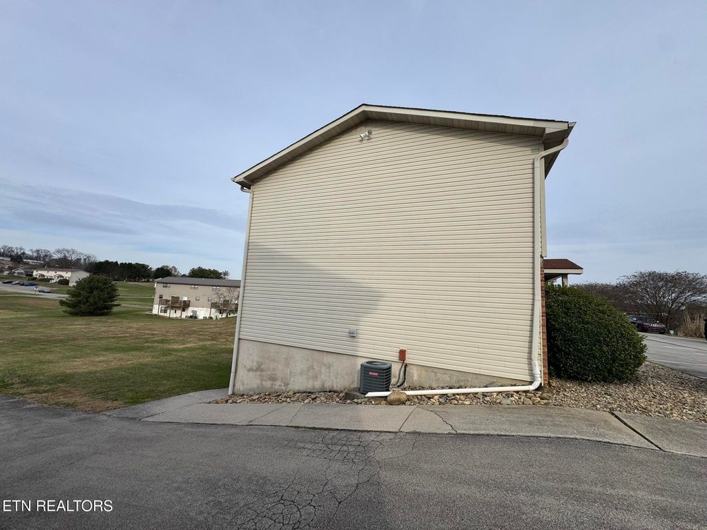 Photo of 1918 Topside Rd, Louisville, TN 37777 (MLS # 1323524)