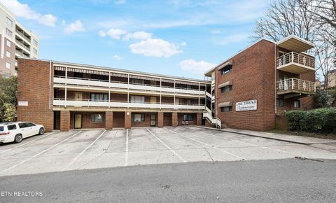 Photo of 1800 Terrace Ave #14, Knoxville, TN 37916 (MLS # 1325317)