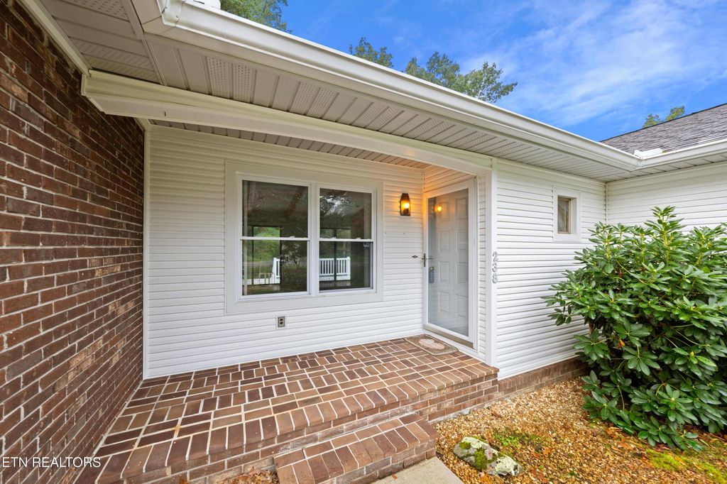 Photo of 238 Lakeview Drive, Crossville, TN 38558 (MLS # 1318138)