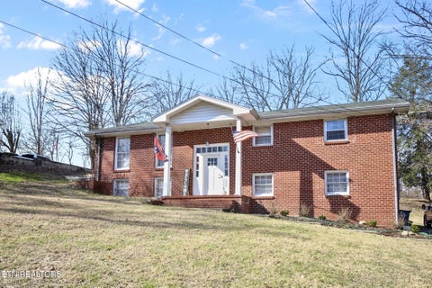 Photo of 200 Oakdale St, Manchester, TN 37355 (MLS # 1355616)