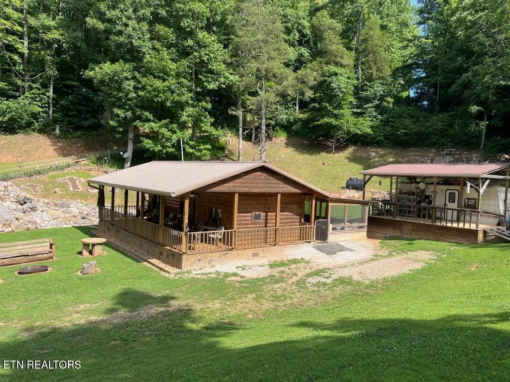 Photo of 525 Braden Chapel Rd, Speedwell, TN 37870 (MLS # 1345306)