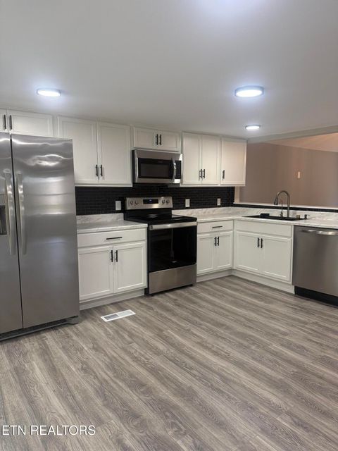 Tiny photo for 220 Walden Ave, Oliver Springs, TN 37840 (MLS # 1340288)