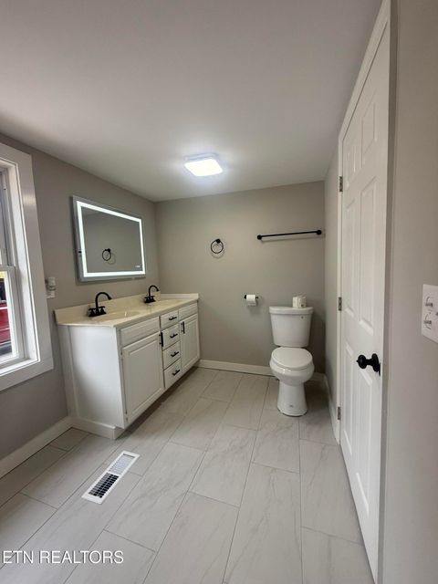 Tiny photo for 220 Walden Ave, Oliver Springs, TN 37840 (MLS # 1340288)