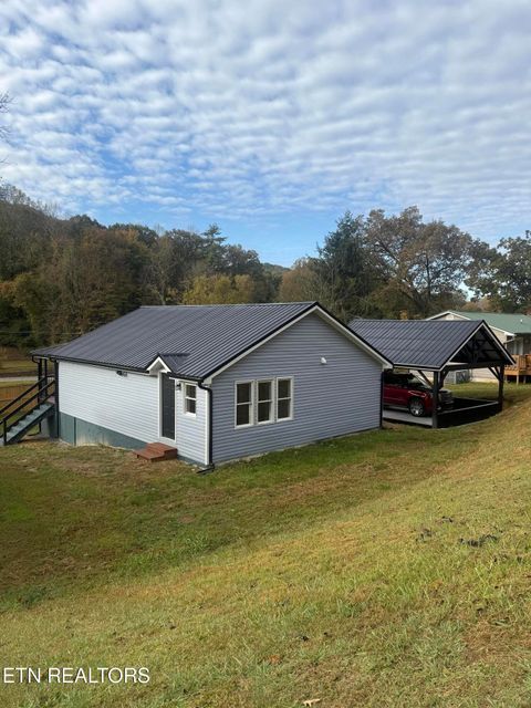 Tiny photo for 220 Walden Ave, Oliver Springs, TN 37840 (MLS # 1340288)