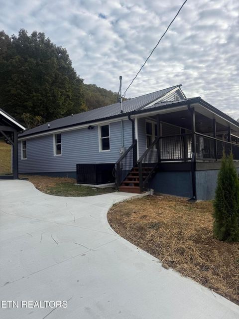 Tiny photo for 220 Walden Ave, Oliver Springs, TN 37840 (MLS # 1340288)