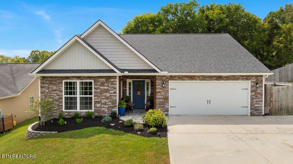 Photo of 6913 Harvest Grove Lane, Knoxville, TN 37918 (MLS # 1354773)