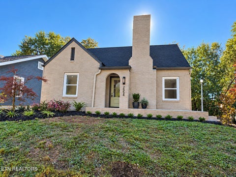 Tiny photo for 2554 Woodbine Ave, Knoxville, TN 37914 (MLS # 1359540)
