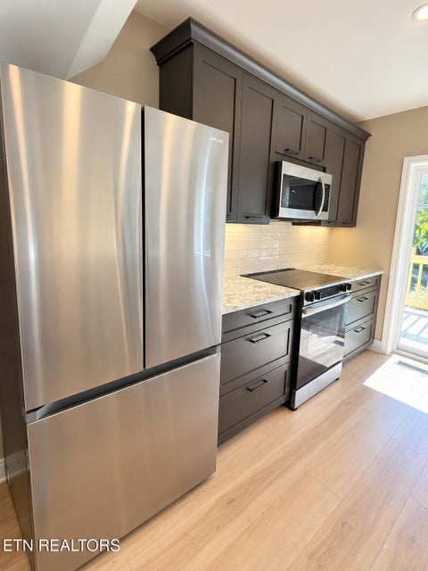 Tiny photo for 2554 Woodbine Ave, Knoxville, TN 37914 (MLS # 1359540)