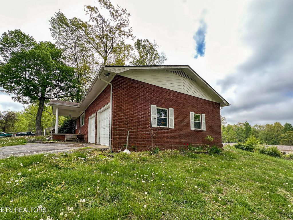 Photo of 225 Day Circle, Tazewell, TN 37879 (MLS # 1298532)