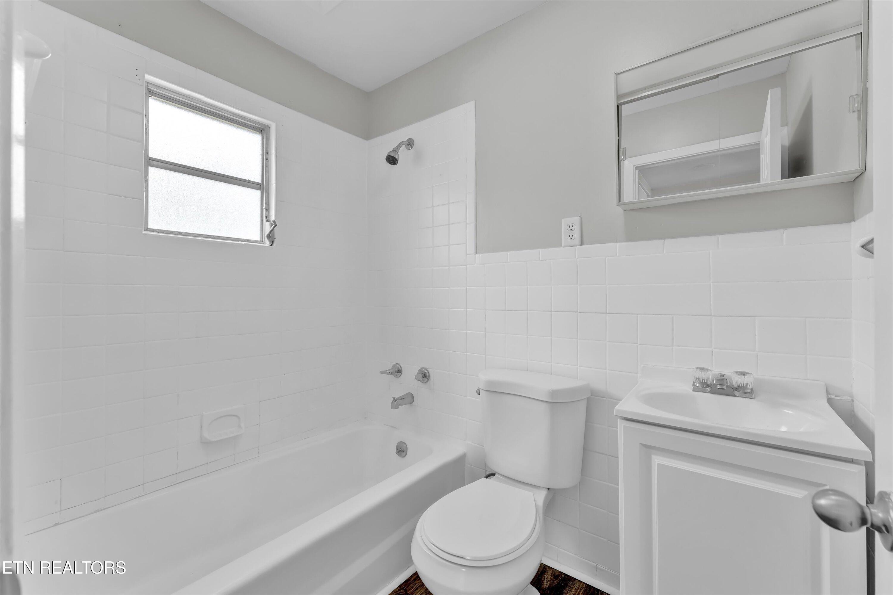 225 - 231 W West Fairview Rd