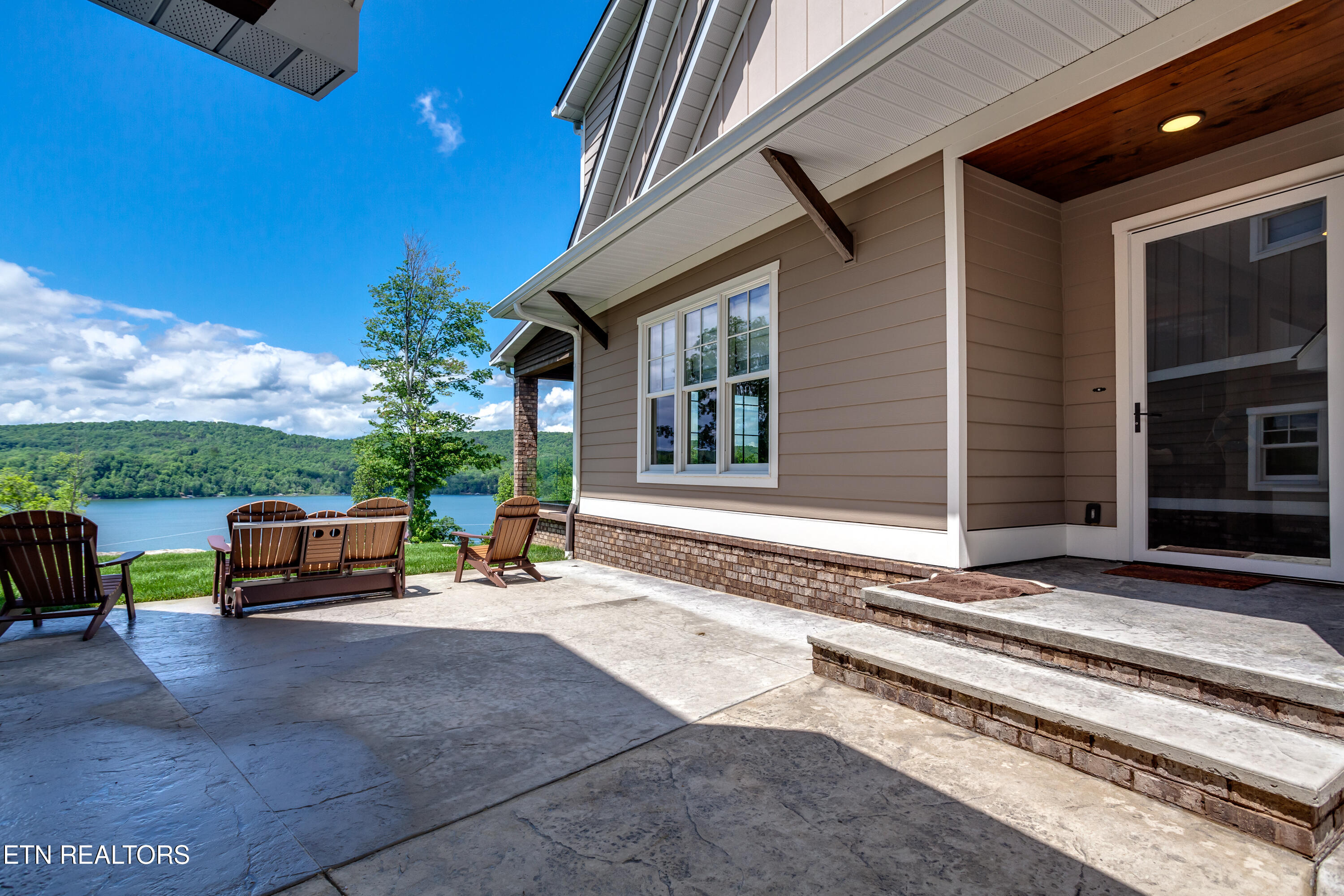 1510 Hickory Pointe Lane