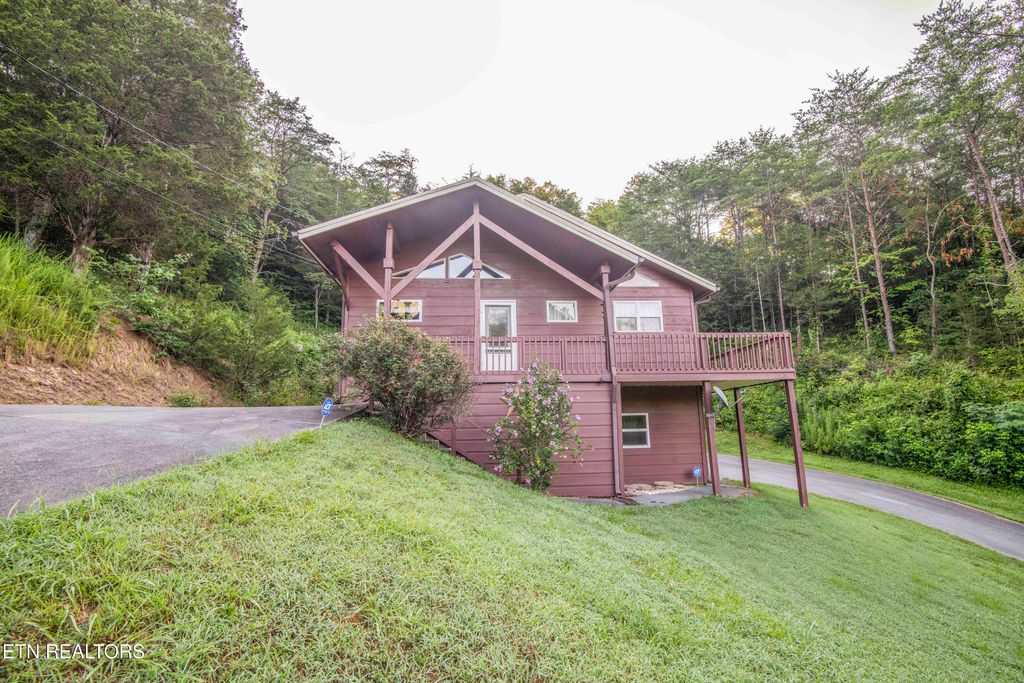 Photo of 514 Indian Gap Rd. Rd, Sevierville, TN 37862 (MLS # 1307155)