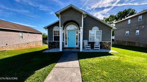 Photo of 1611 Monte Vista Drive, Sevierville, TN 37862 (MLS # 1337300)