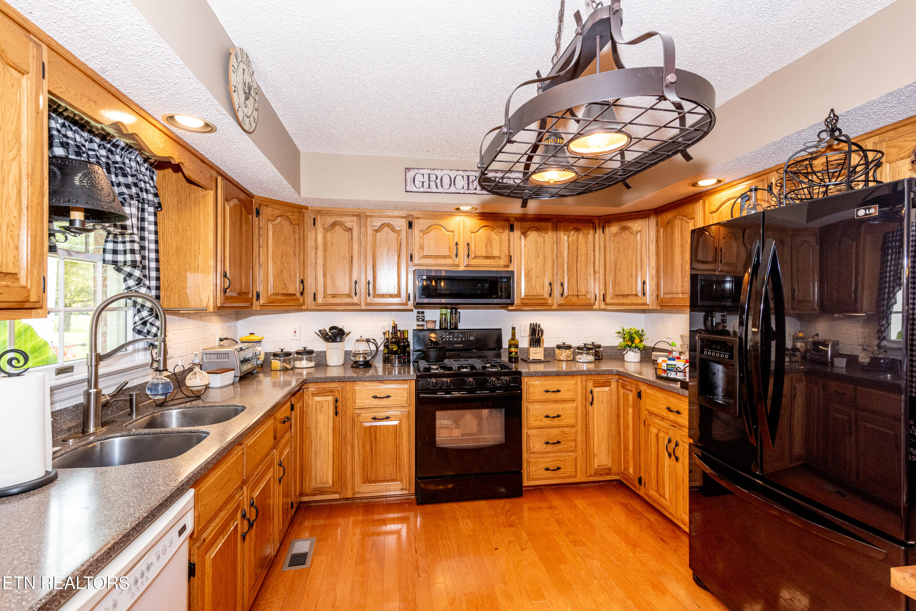 402 Golf View Drive