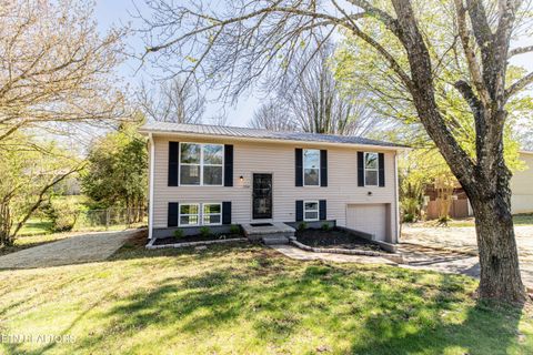 Photo of 7724 Queensbury Drive, Knoxville, TN 37919 (MLS # 1333539)