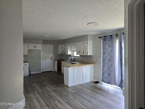 Tiny photo for 172 Liberty St, Jacksboro, TN 37757 (MLS # 1354745)