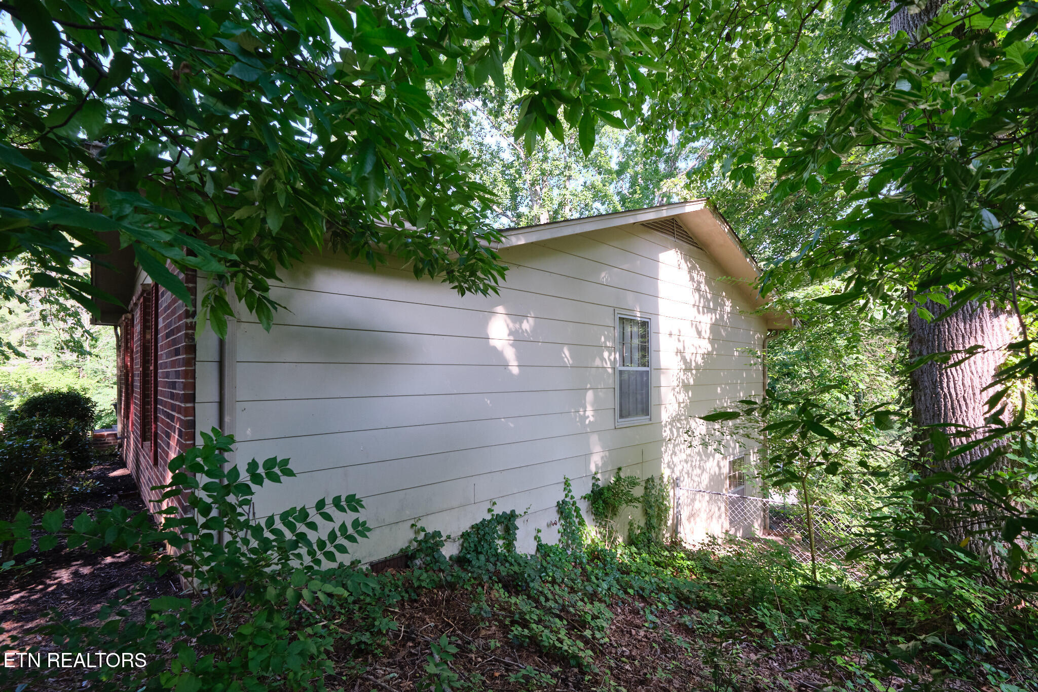 101 Greenbriar Lane