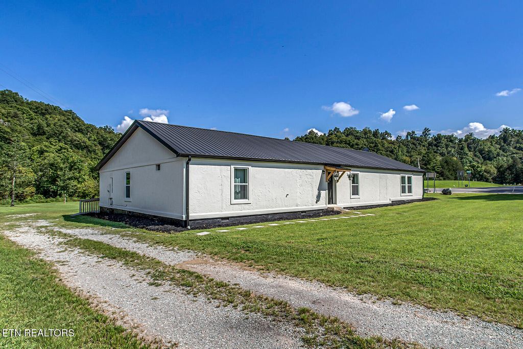 Photo of 1501 Loudon Hwy, Philadelphia, TN 37846 (MLS # 1328894)