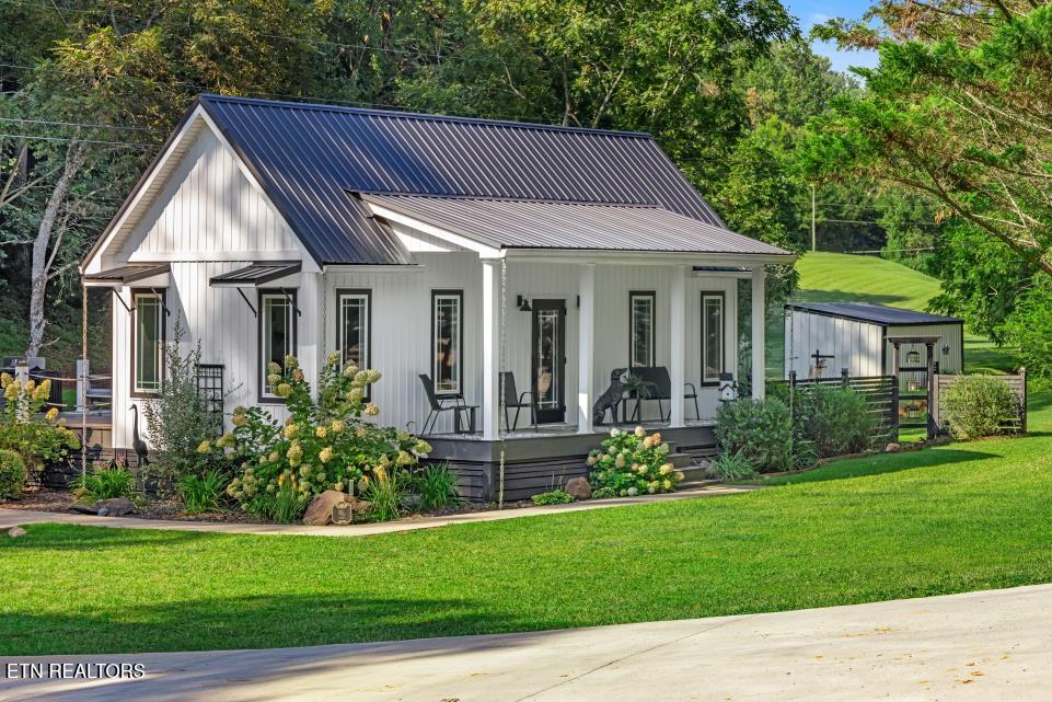 Photo of 852 Old State Rd, Tellico Plains, TN 37385 (MLS # 1354583)