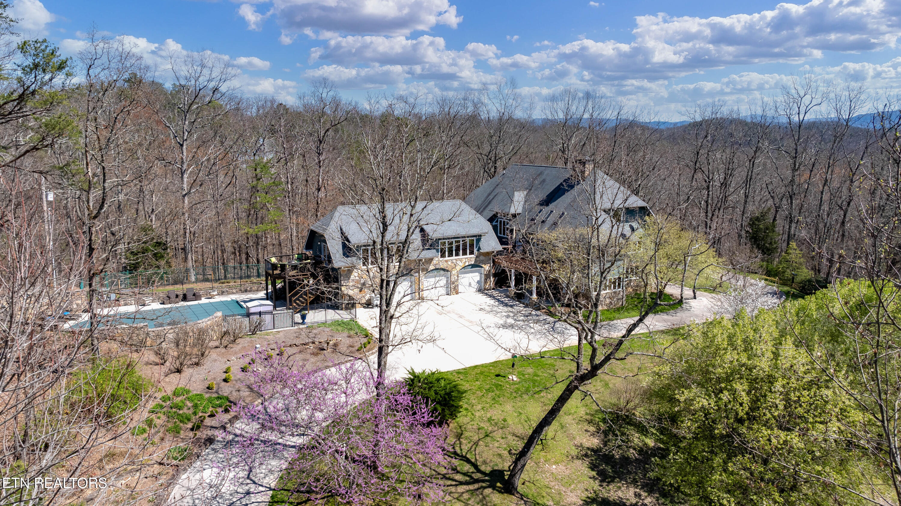 9109 Lynnwood Lane