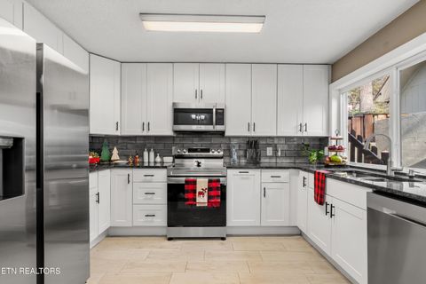 Tiny photo for 1900 Ridgecrest Drive #303, Knoxville, TN 37918 (MLS # 1325916)