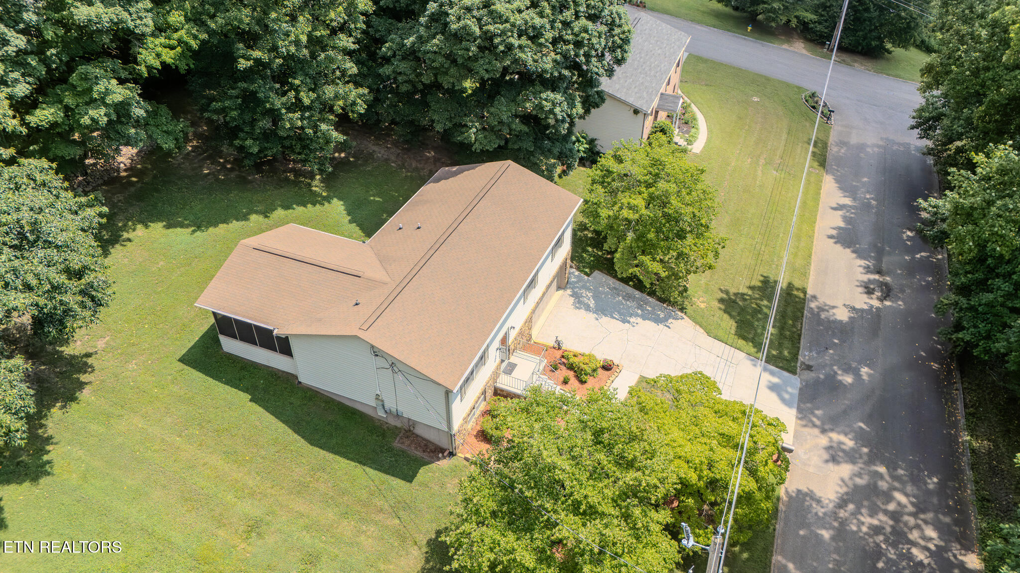 5005 Laurel Woods Drive