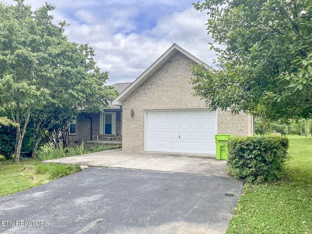 Photo of 130 Chestnut Court, Crossville, TN 38555 (MLS # 1305450)
