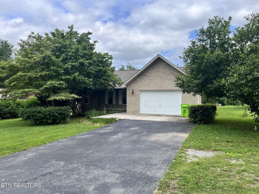 Photo of 130 Chestnut Court, Crossville, TN 38555 (MLS # 1305450)
