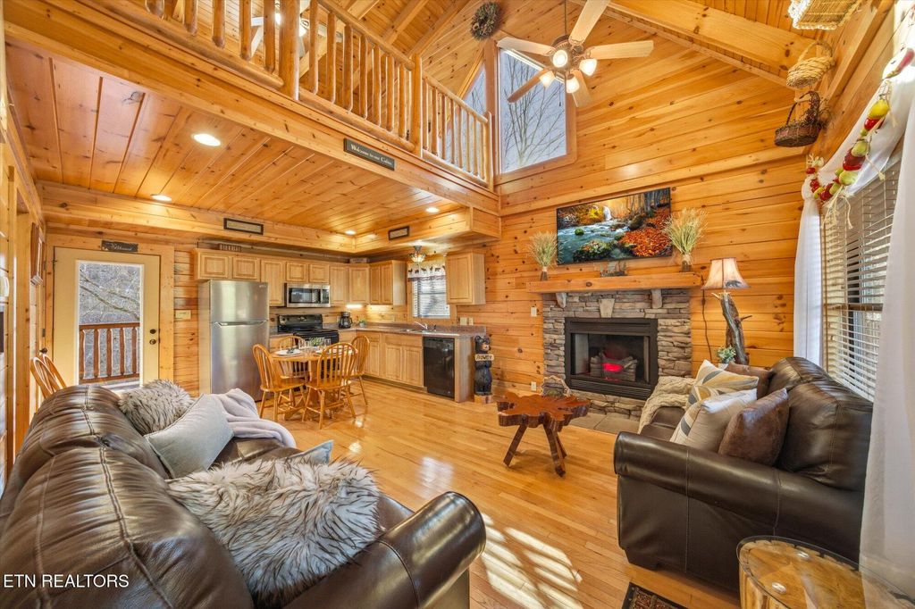 Photo of 2016 Bear Creek Way, Pigeon Forge, TN 37862 (MLS # 1326446)